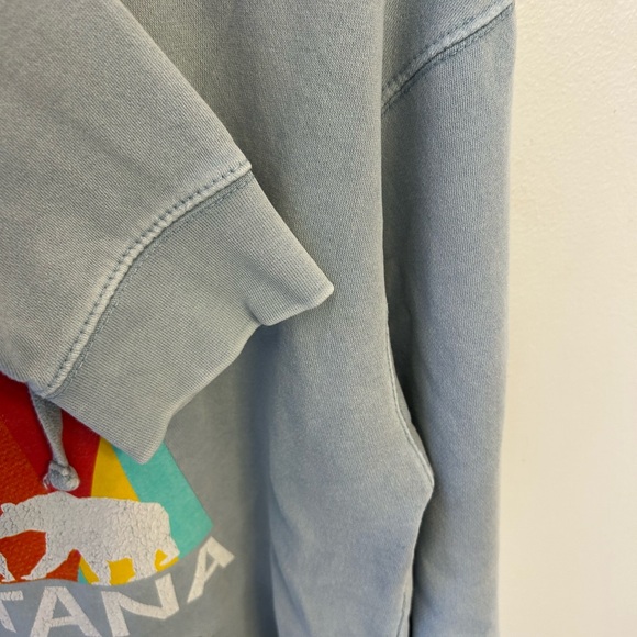 Unisex size medium Blue Graphic distressed  Hoodie Montana - Picture 6 of 8